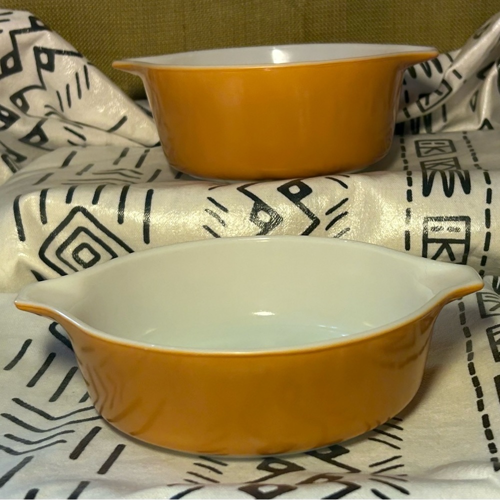 VINTAGE Pyrex!! - Picture 2 of 5